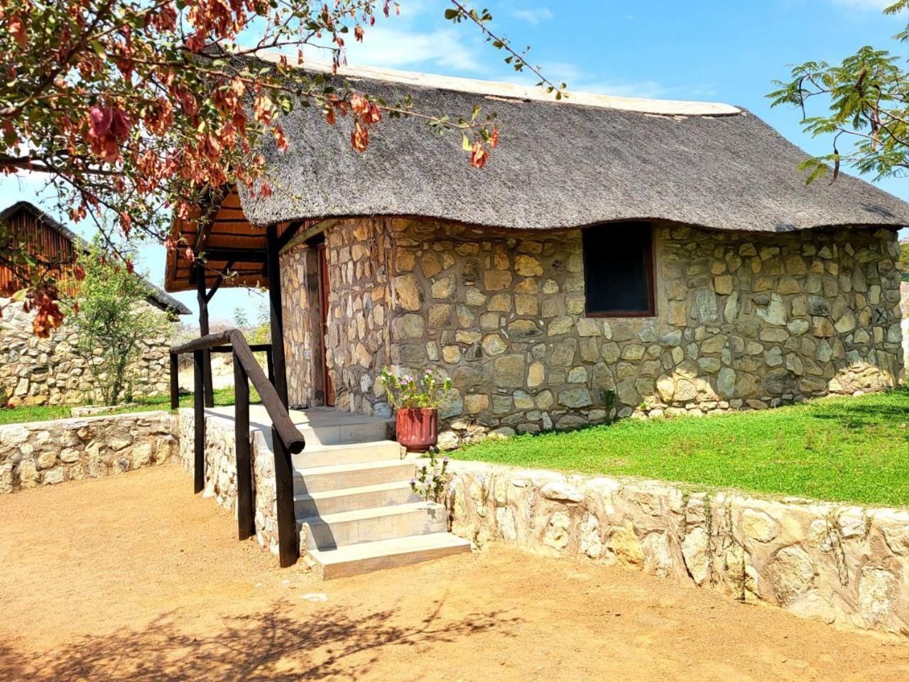 Kapika Waterfall Lodge Epupa Εξωτερικό φωτογραφία