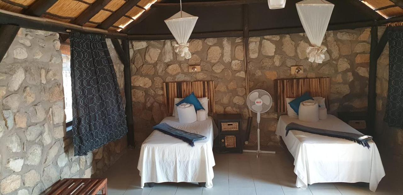 Kapika Waterfall Lodge Epupa Εξωτερικό φωτογραφία
